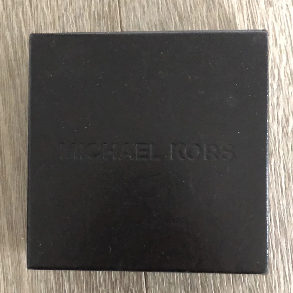 Michael Kors Watch - Picture 8 of 15